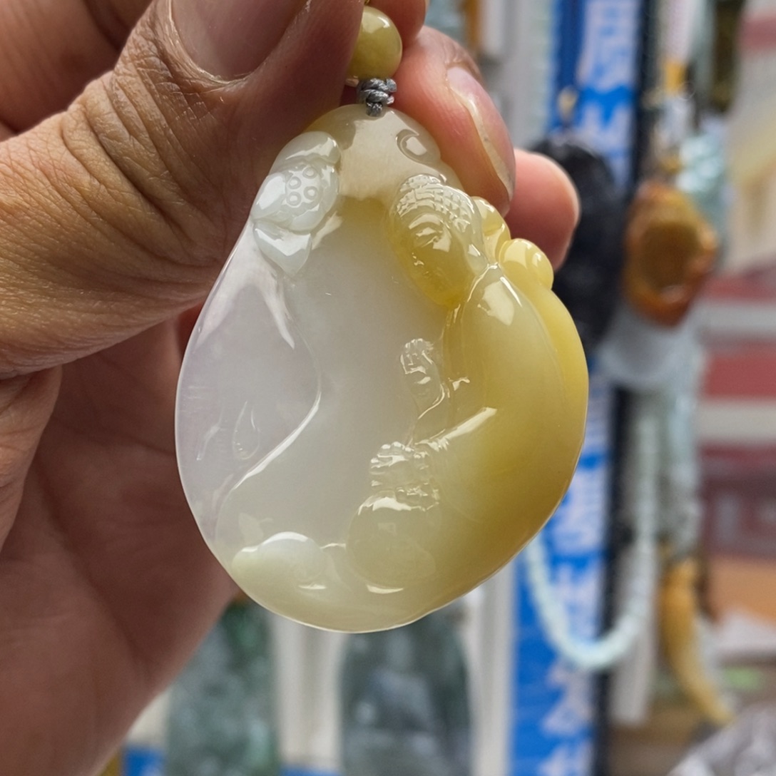 翡翠颈饰未镶嵌z**n佛