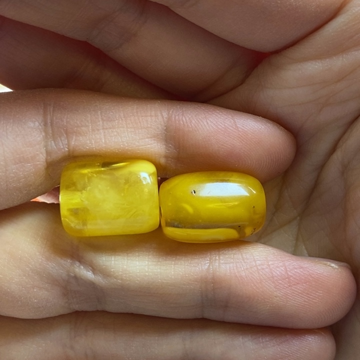 蜜蜡裸石未镶嵌洋*尺寸12，瑕疵，3.6g