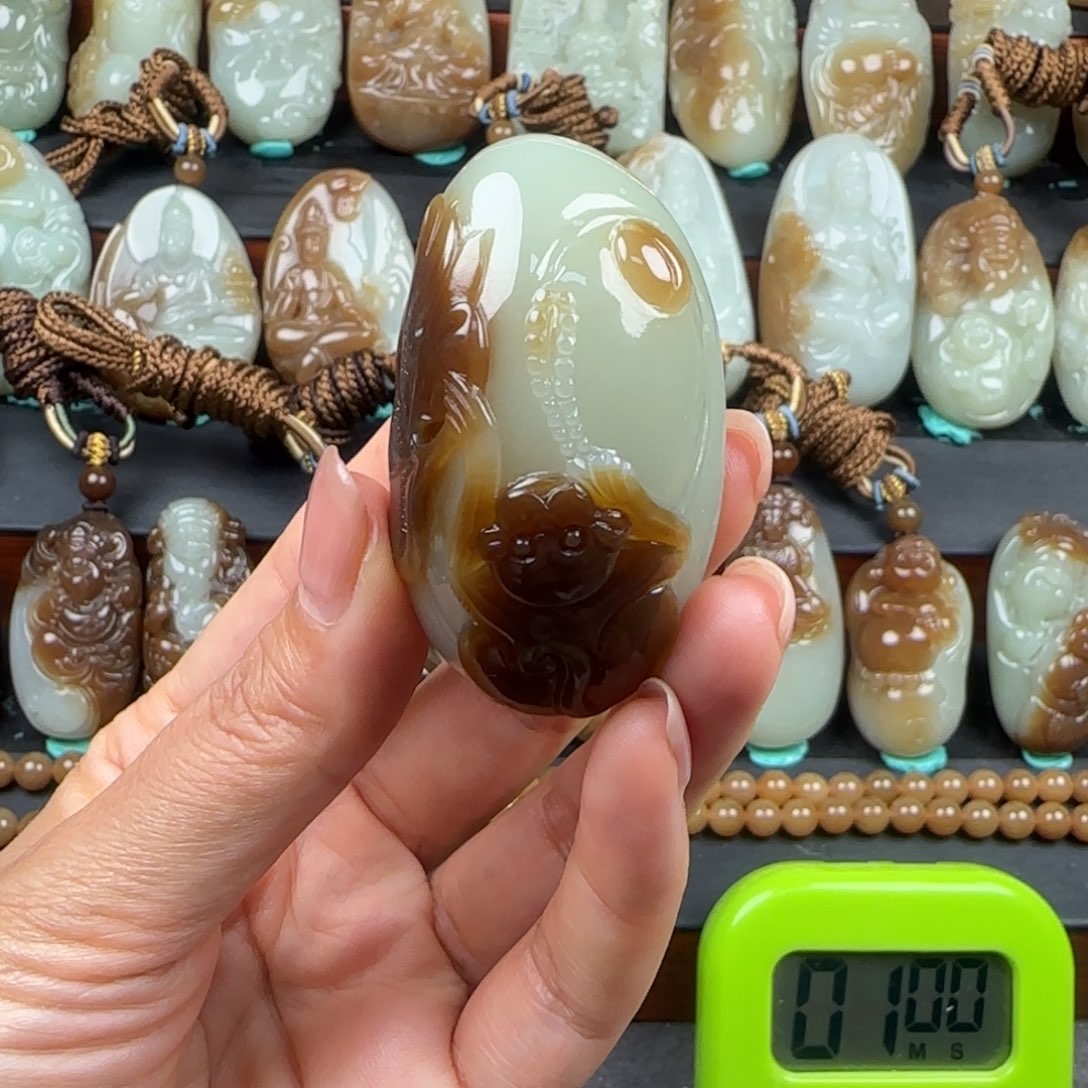 阿***火和田玉未镶嵌挂件