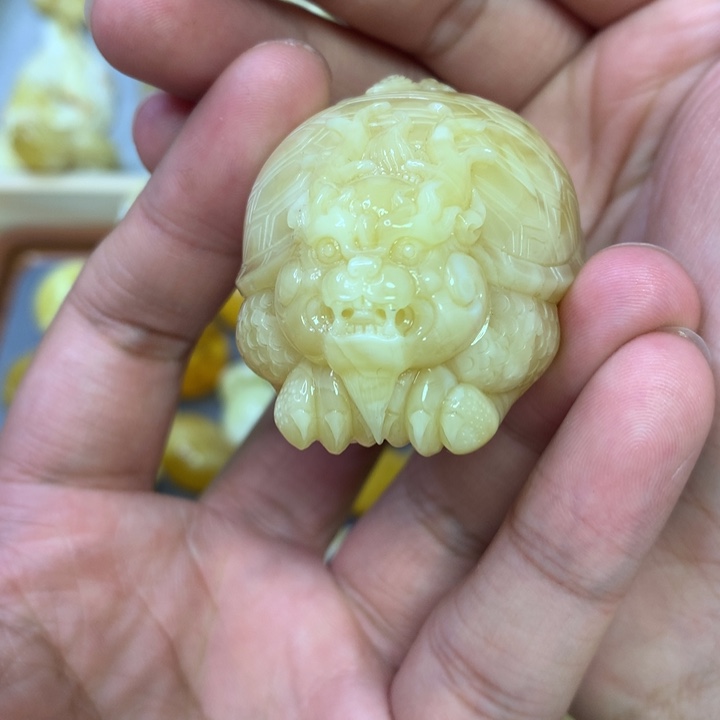 【闪购商品】琥珀珠宝奇石未镶嵌35.8克龙龟