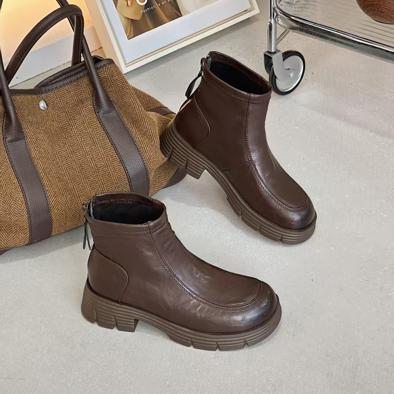 实体店圆头厚底防滑加绒三公分方跟短靴时尚英伦风软轻底6318-1