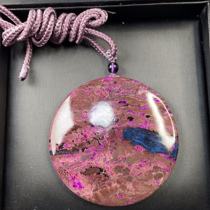 苏纪石（舒俱来）颈饰未镶嵌丝绒