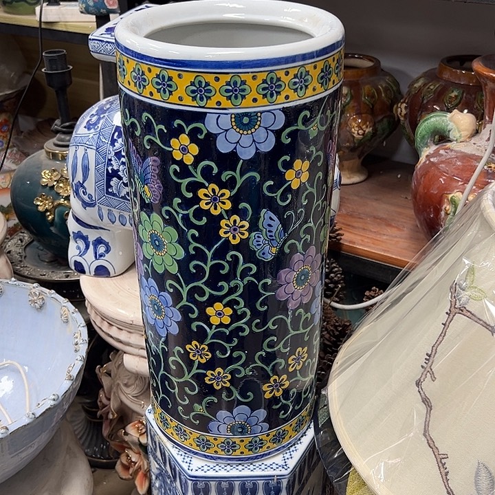 瓷片微瑕陶罐。。。。。。。。。。