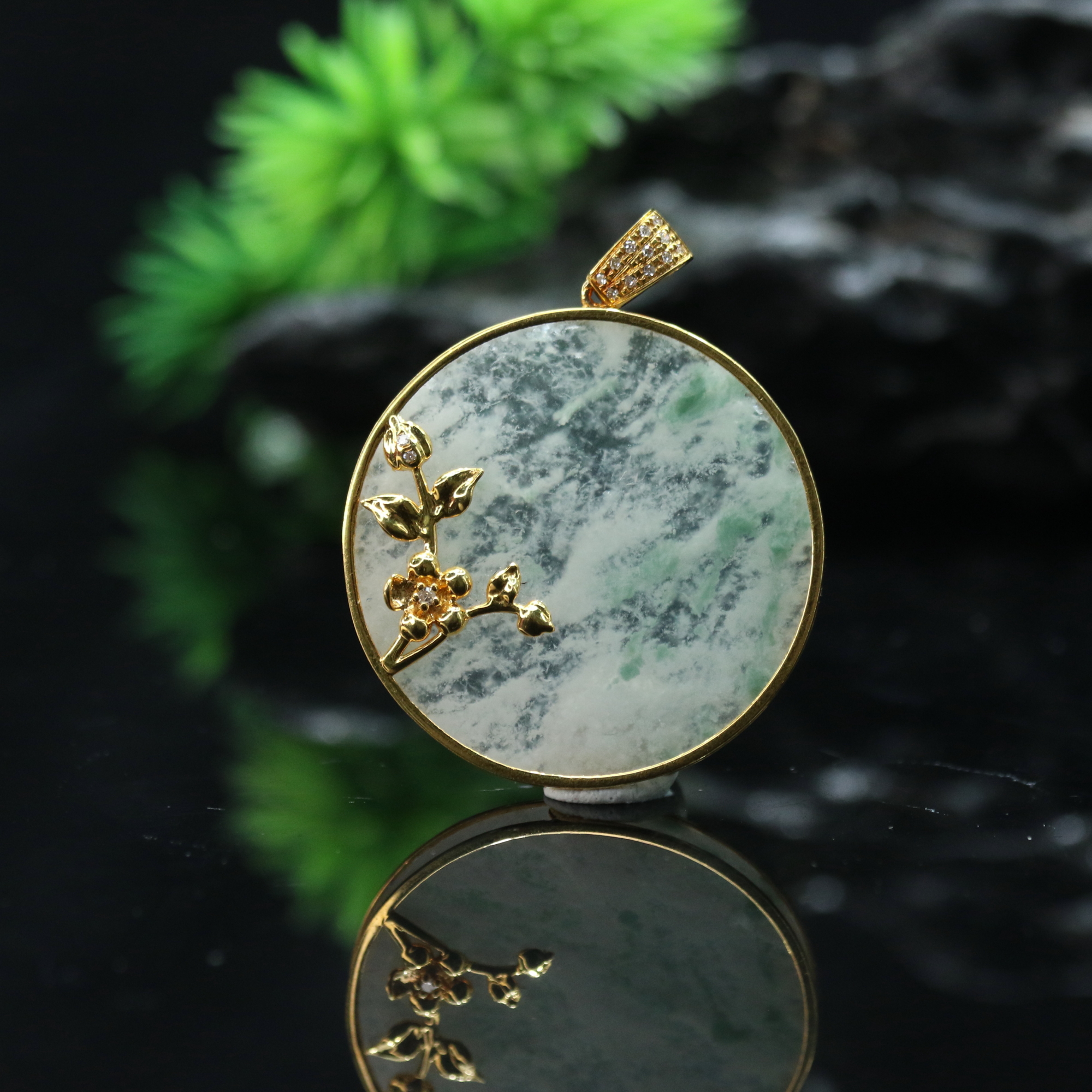 55天然缅甸翡翠A货18k无事牌吊坠/401745/上海嘉禾拍卖