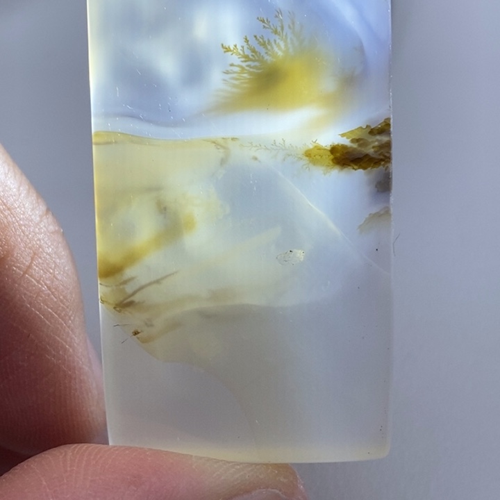 玛瑙/玉髓吊坠未镶嵌五****?