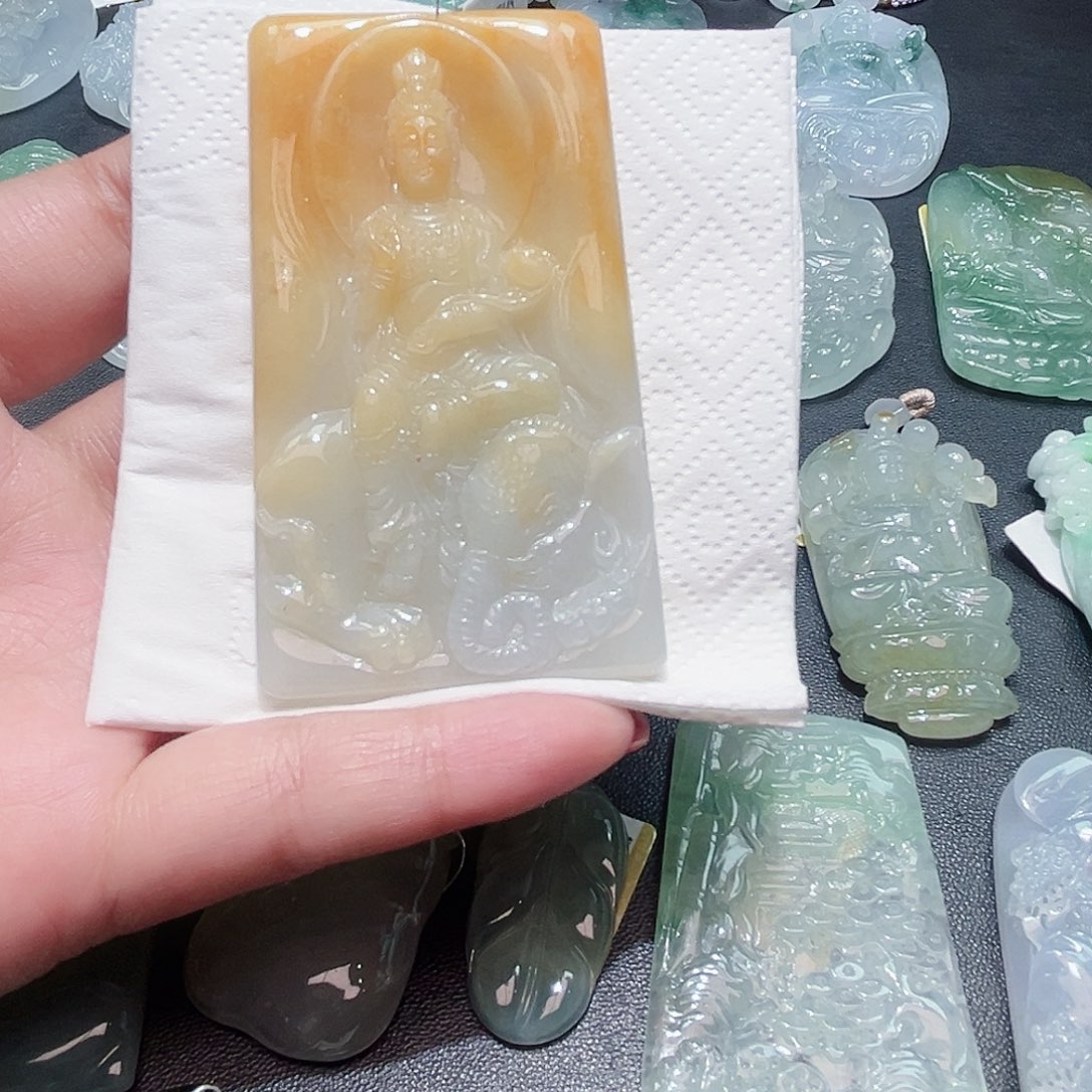 翡翠未镶嵌颈饰吊坠