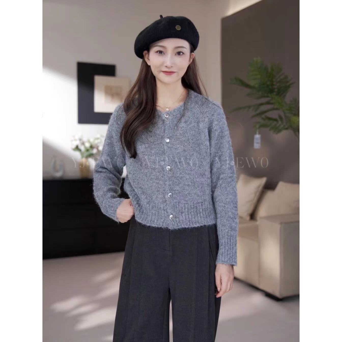 【现货】秋季新款圆领百搭针织长袖气质宽松毛衣-YJ8892