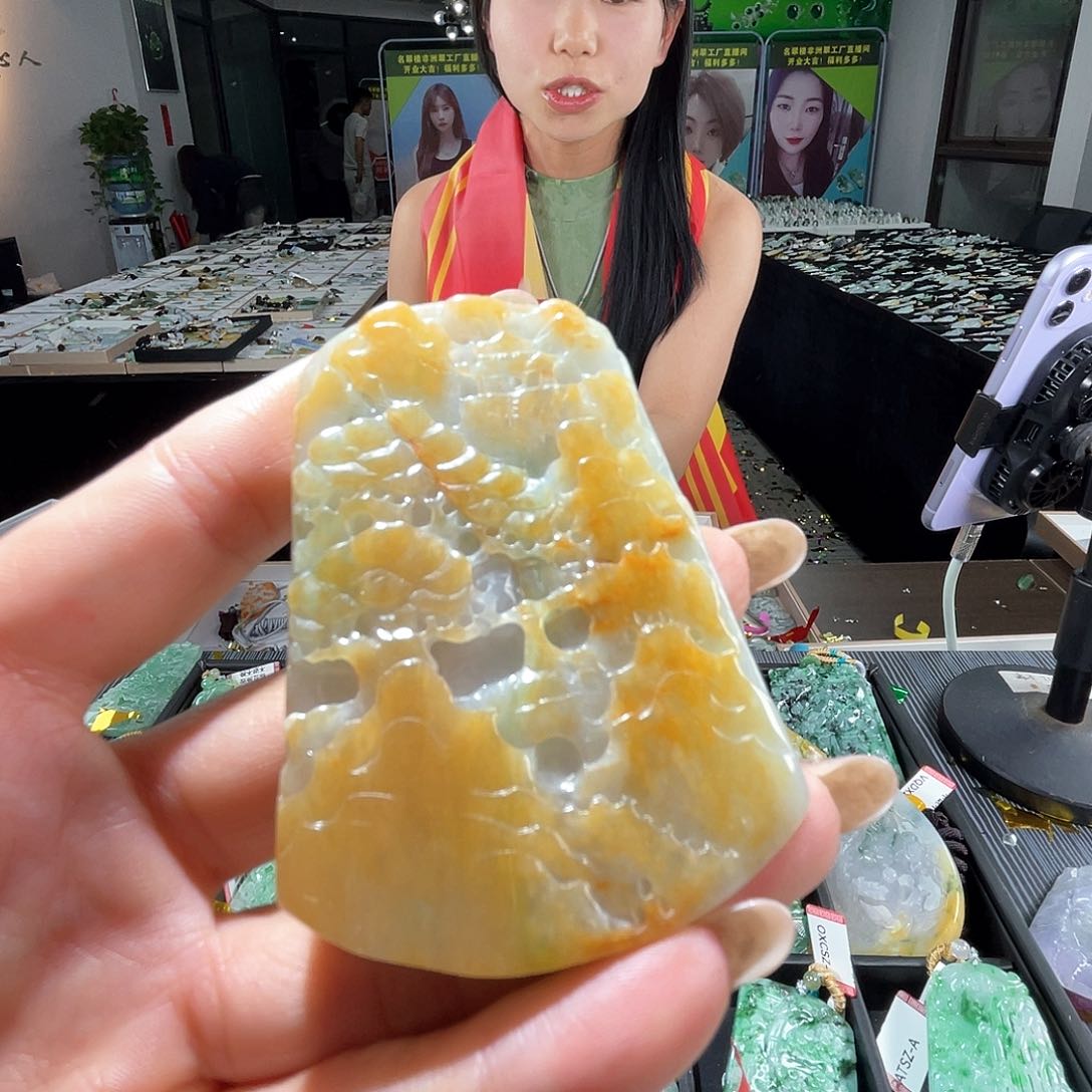 颈饰未镶嵌翡翠一