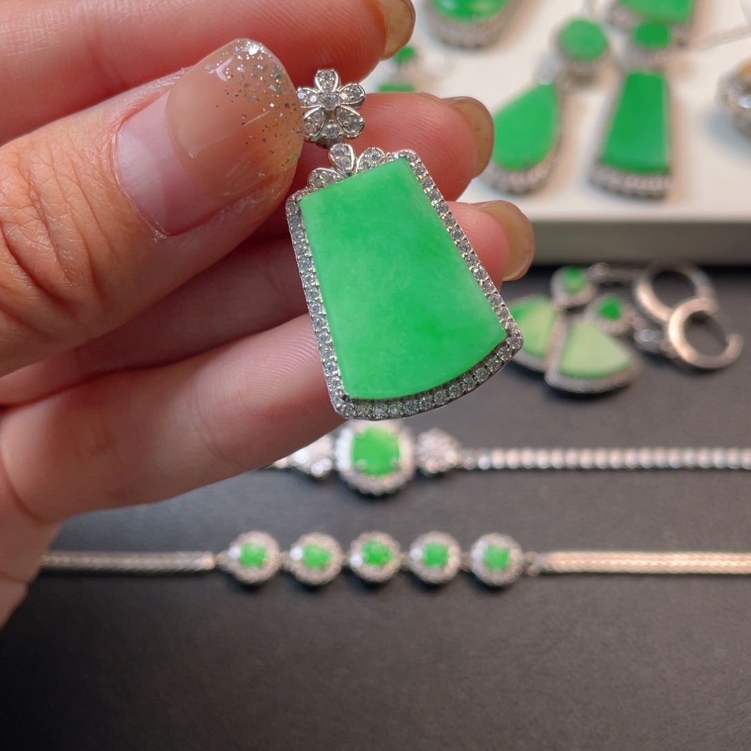 翡翠吊坠(不含链)银S925镶嵌