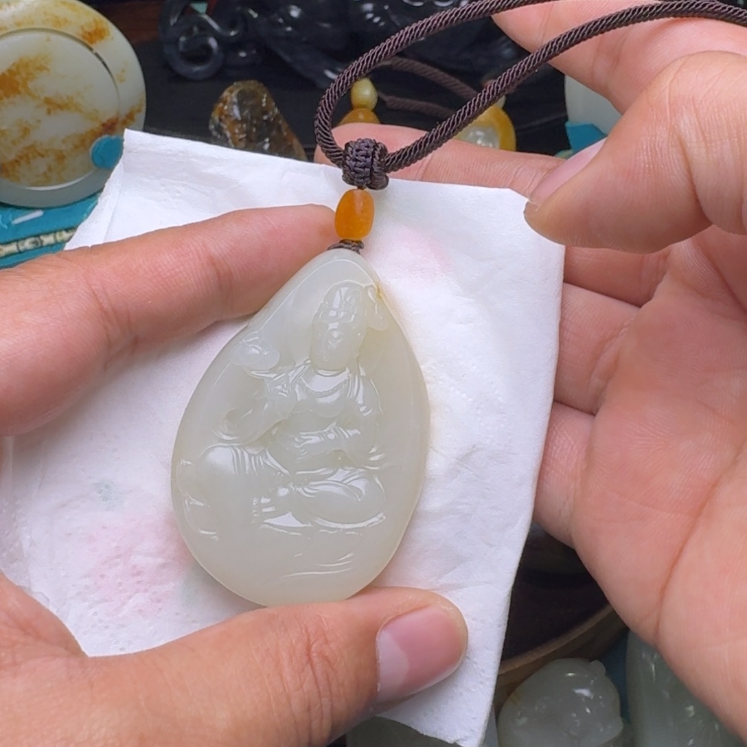 颈饰未镶嵌和田玉翱**天