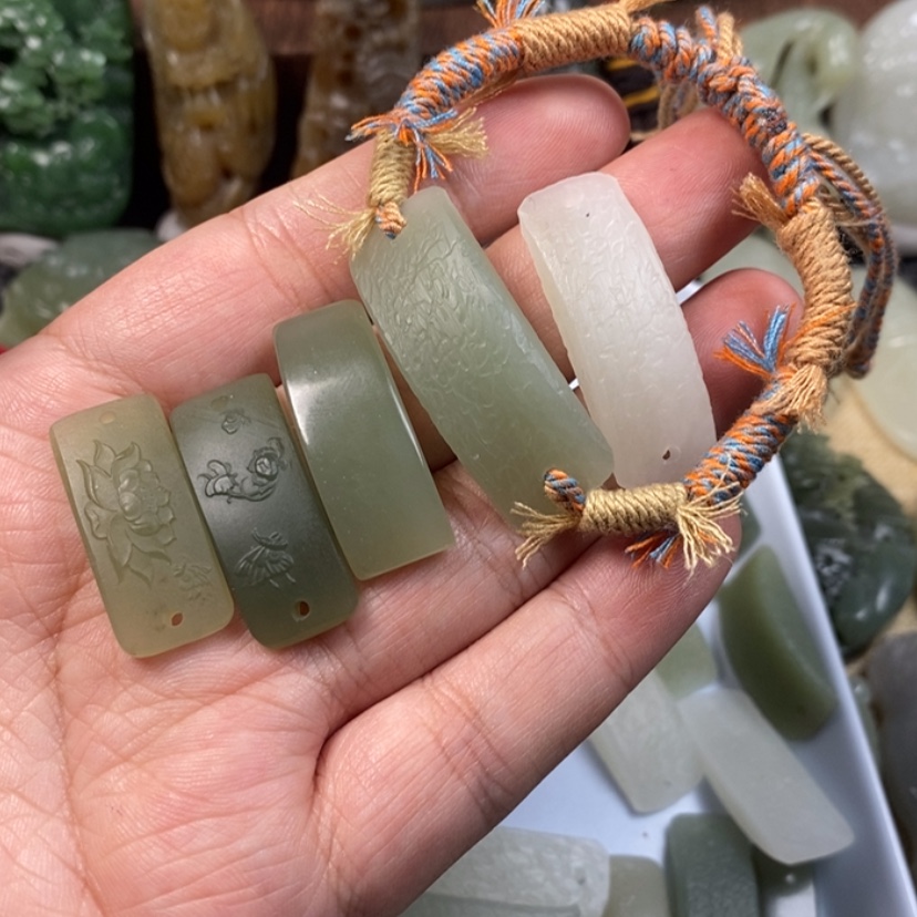 【闪购商品】和田玉挂件未镶嵌多样性发货，拍一发一