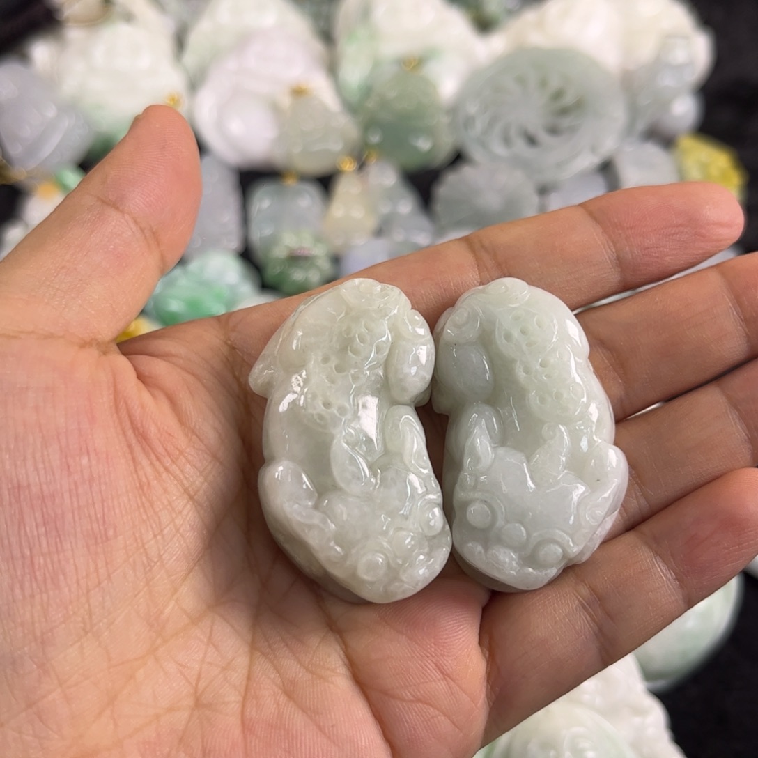 吊坠(不含链)未镶嵌翡翠瑕疵