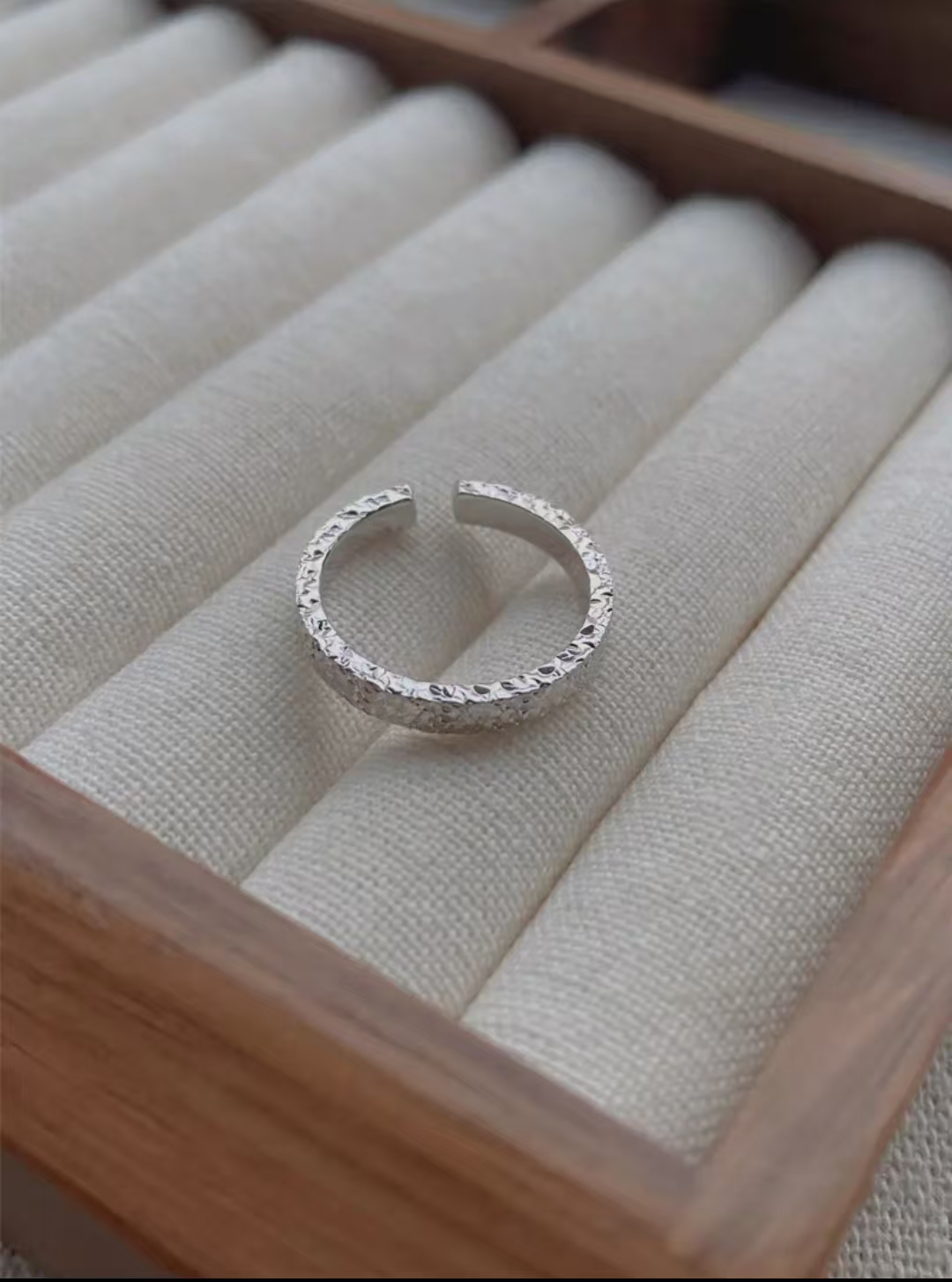 YZ071 碎冰冰精品戒指 无礼盒