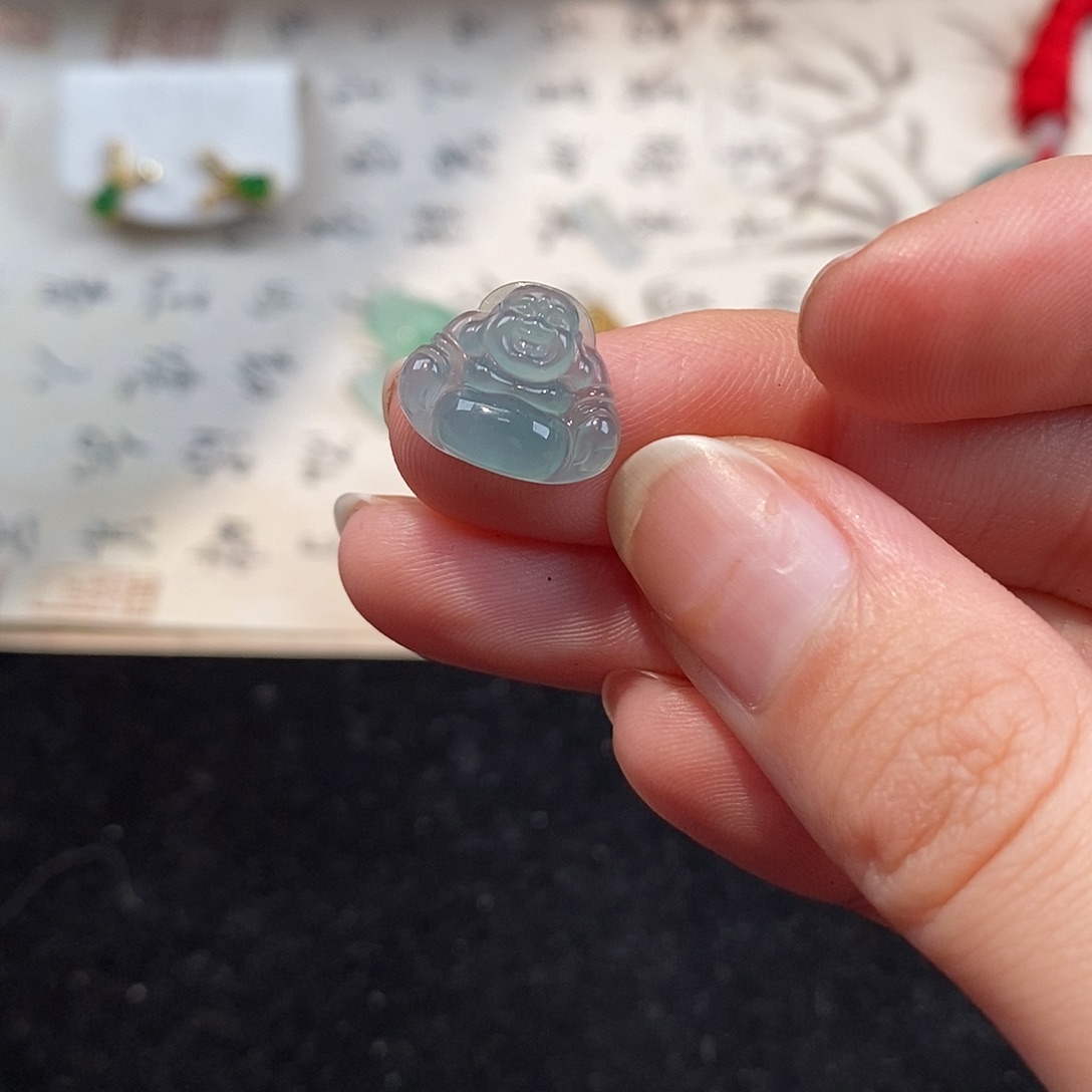 翡翠颈饰未镶嵌天然翡翠
