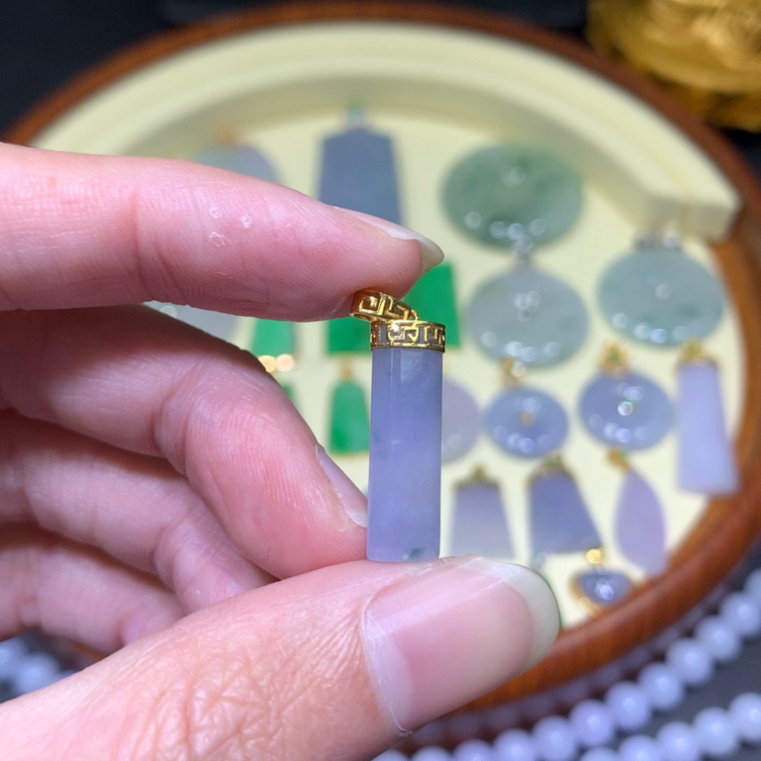 翡翠吊坠(不含链)18K金镶嵌