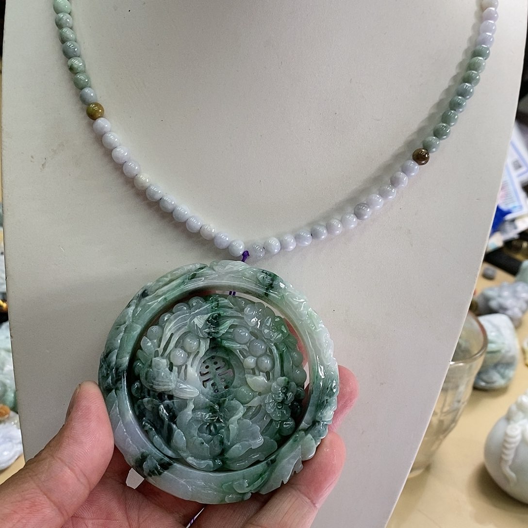 【闪购商品】翡翠颈饰未镶嵌小*姐111111111111