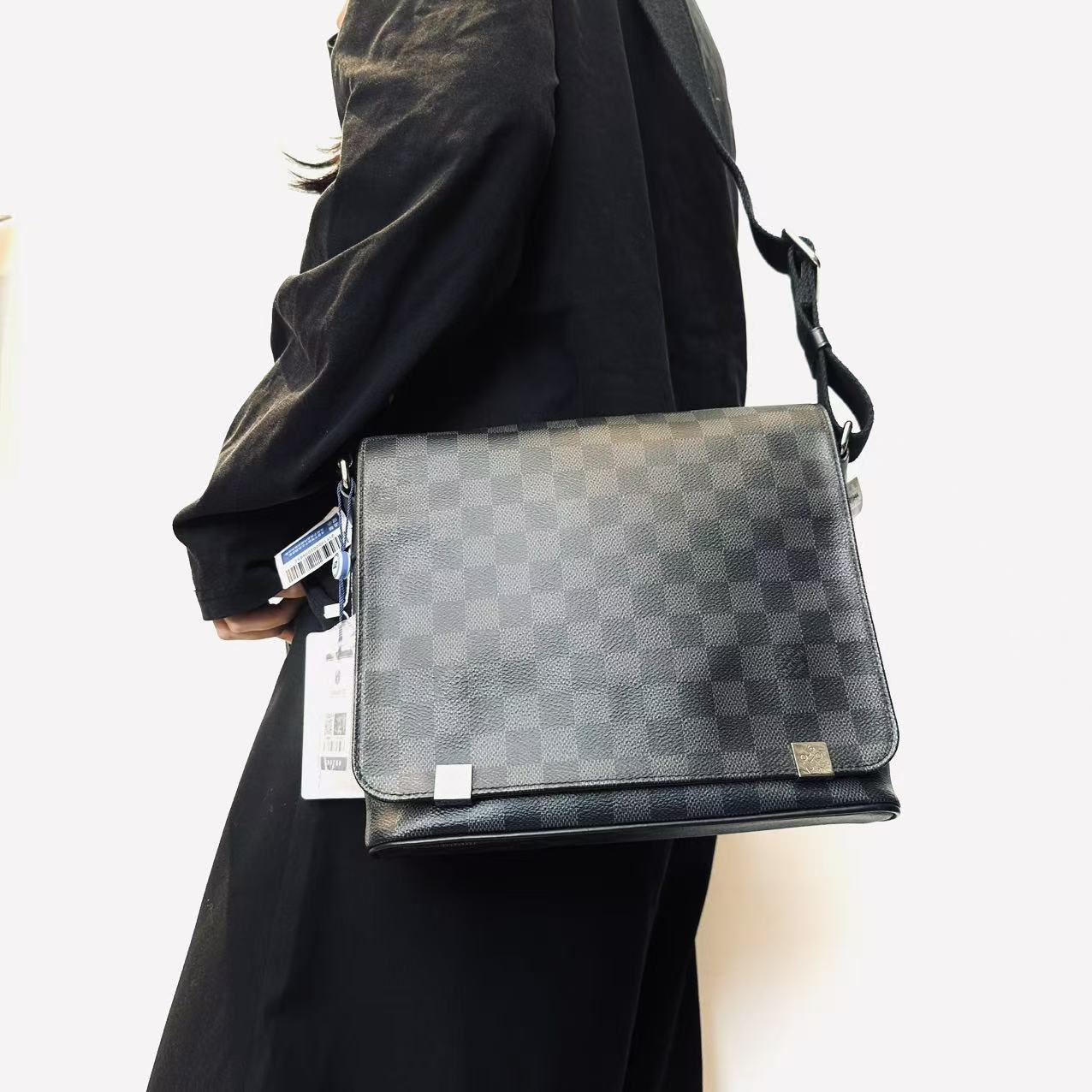 95新 LouisVuitton/路易威登 LV黑棋盘格单肩包 2506260431