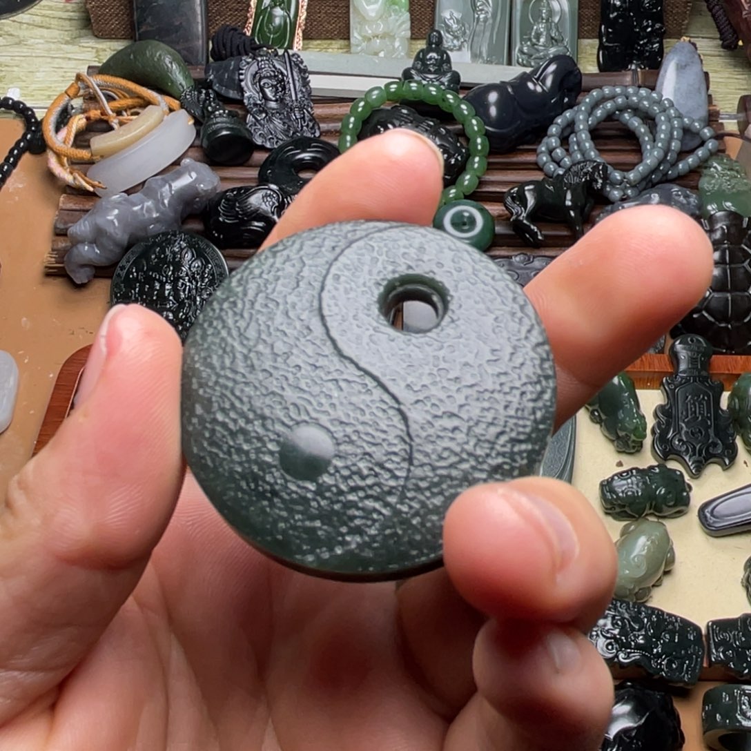 和田玉未镶嵌挂件