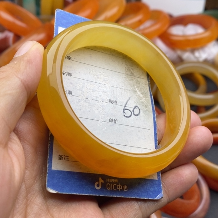 未镶嵌手镯石英质玉