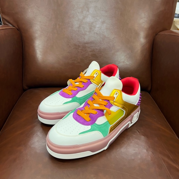 99新 Christian Louboutin/克里斯提·鲁布托 新款糖果色板鞋42码
