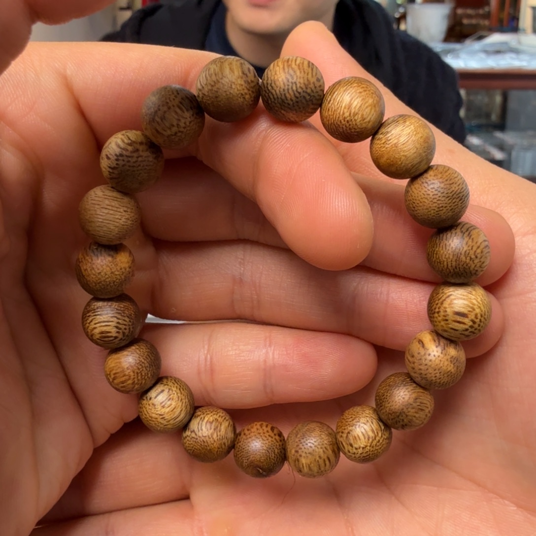 沉香手串每日一漏 10mm圆珠 性价比最高