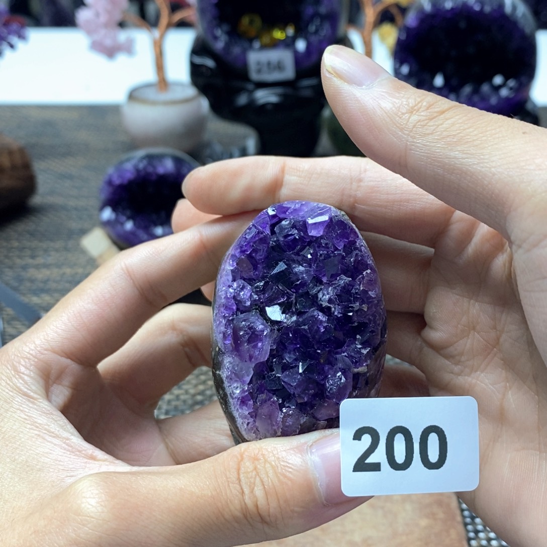 紫晶未镶嵌大型摆件（非配饰）