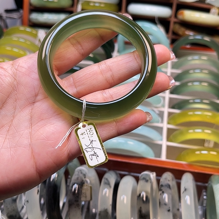 岫玉未镶嵌手镯岫玉