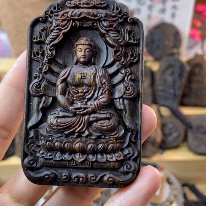 木婳*芽庄绿奇楠大日如来牌