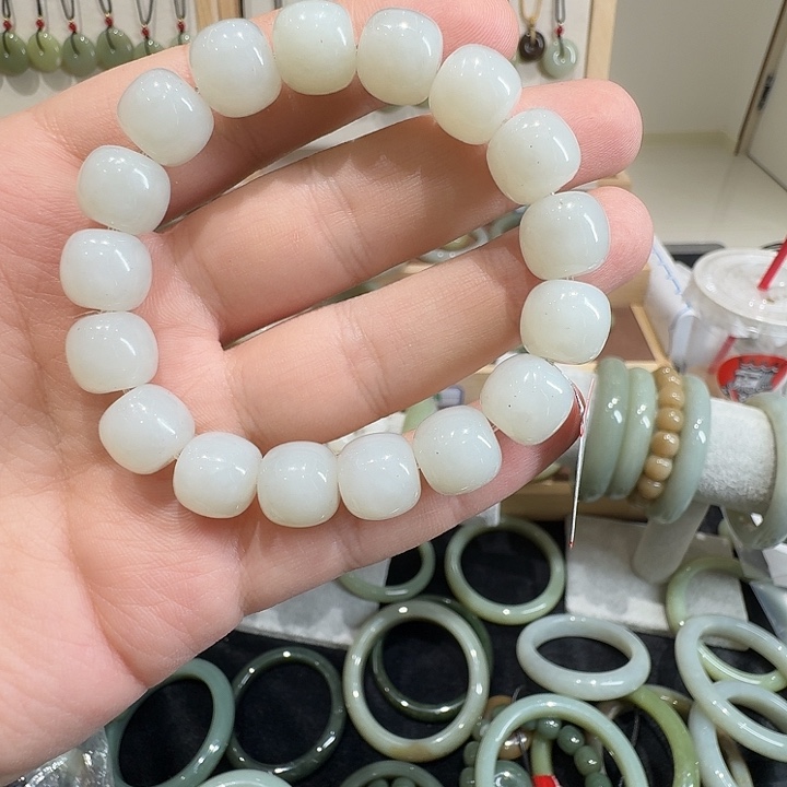 和田玉（糖玉）未镶嵌手镯