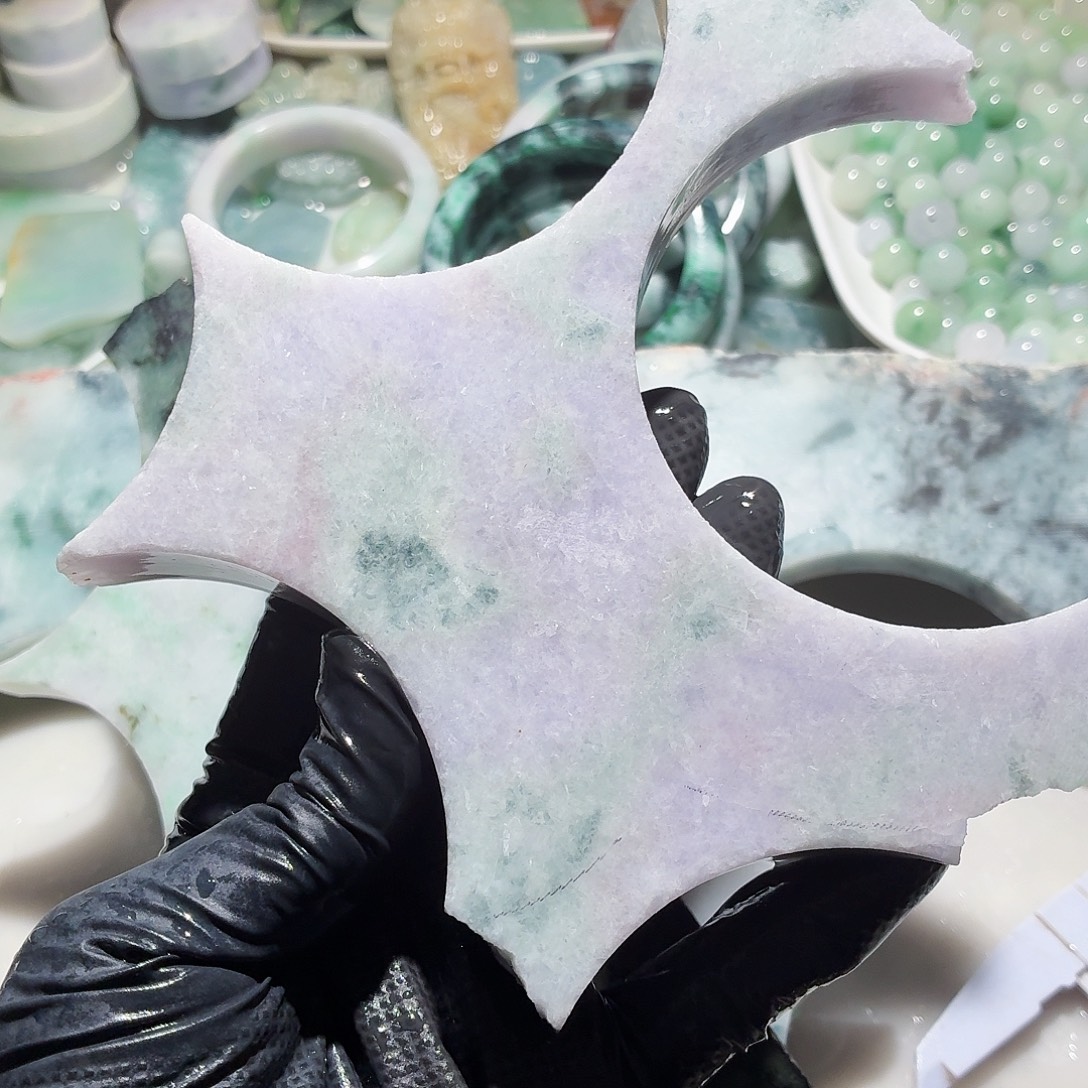 翡翠未镶嵌颈饰边角料