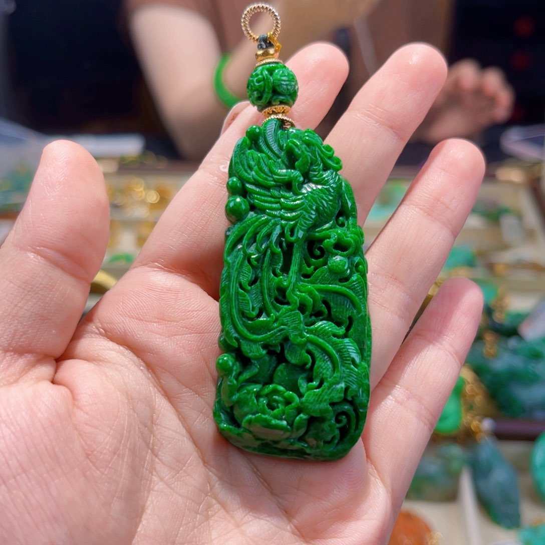 【闪购商品】翡翠未镶嵌吊坠(赠链)小*✓