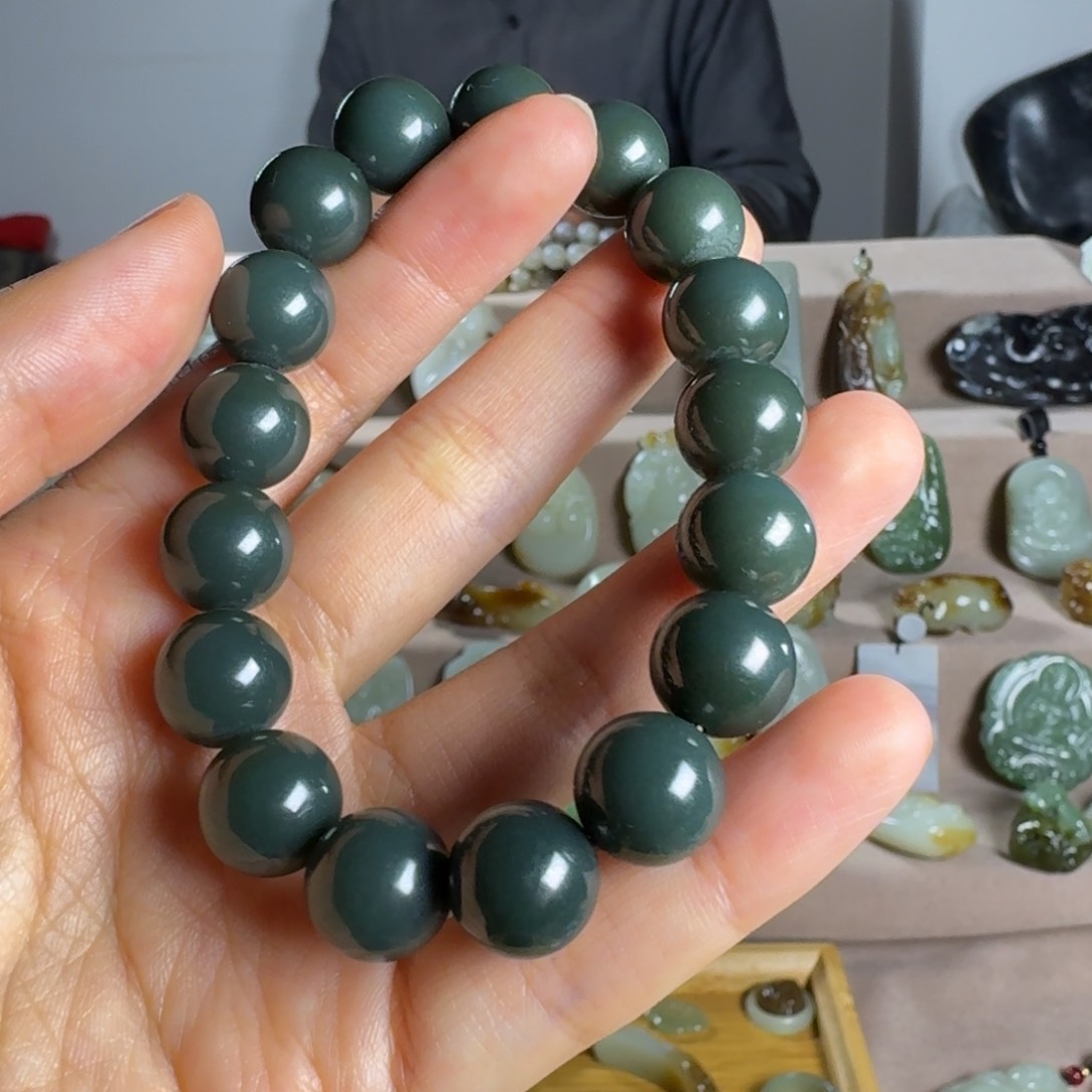 和田玉颈饰未镶嵌