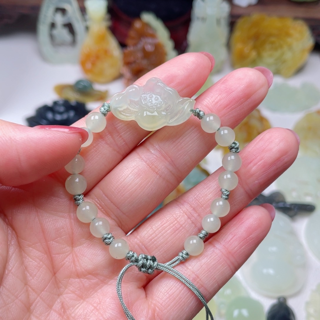 蛇纹石玉颈饰未镶嵌