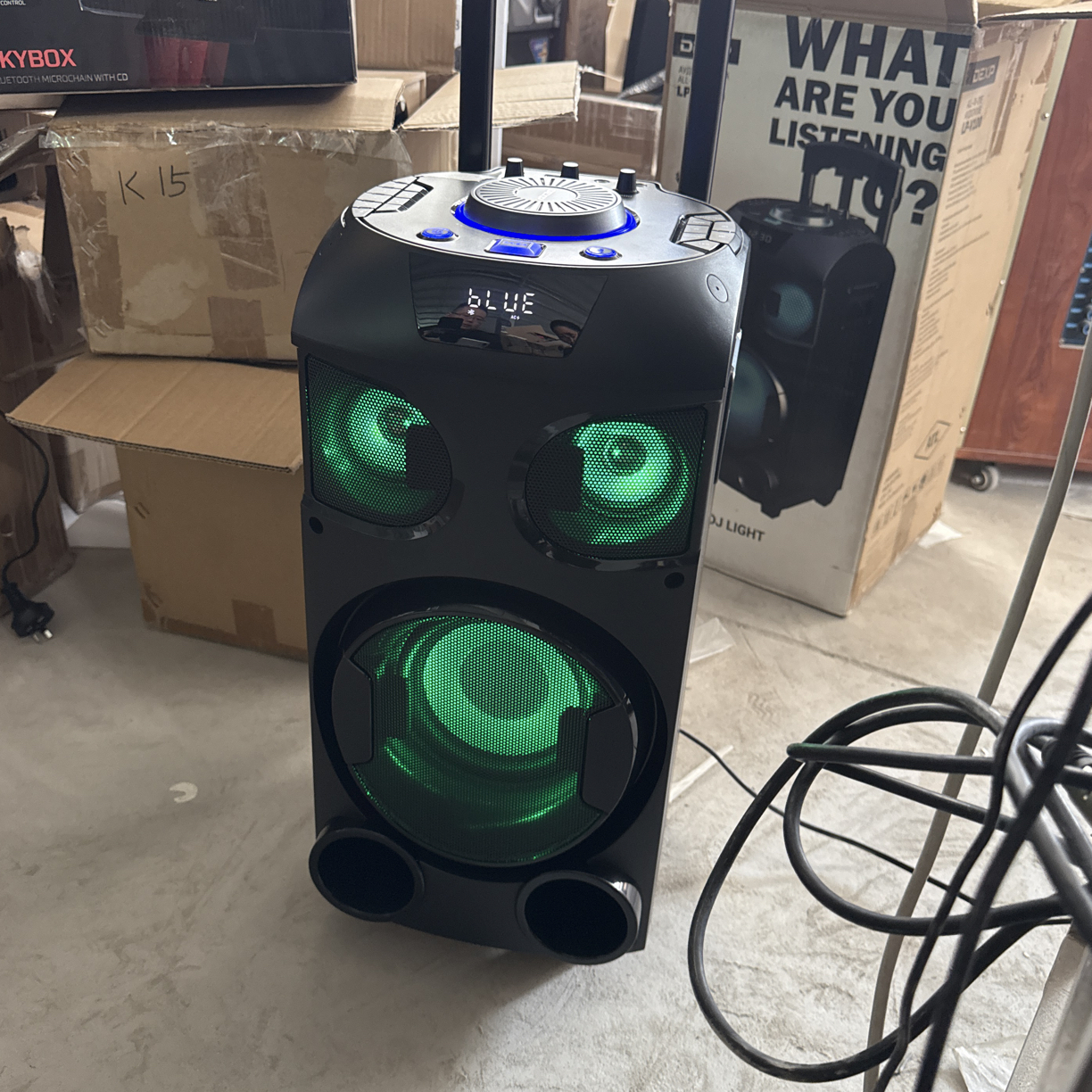 9新  6.5寸音响电池坏，裸机没有任何配件