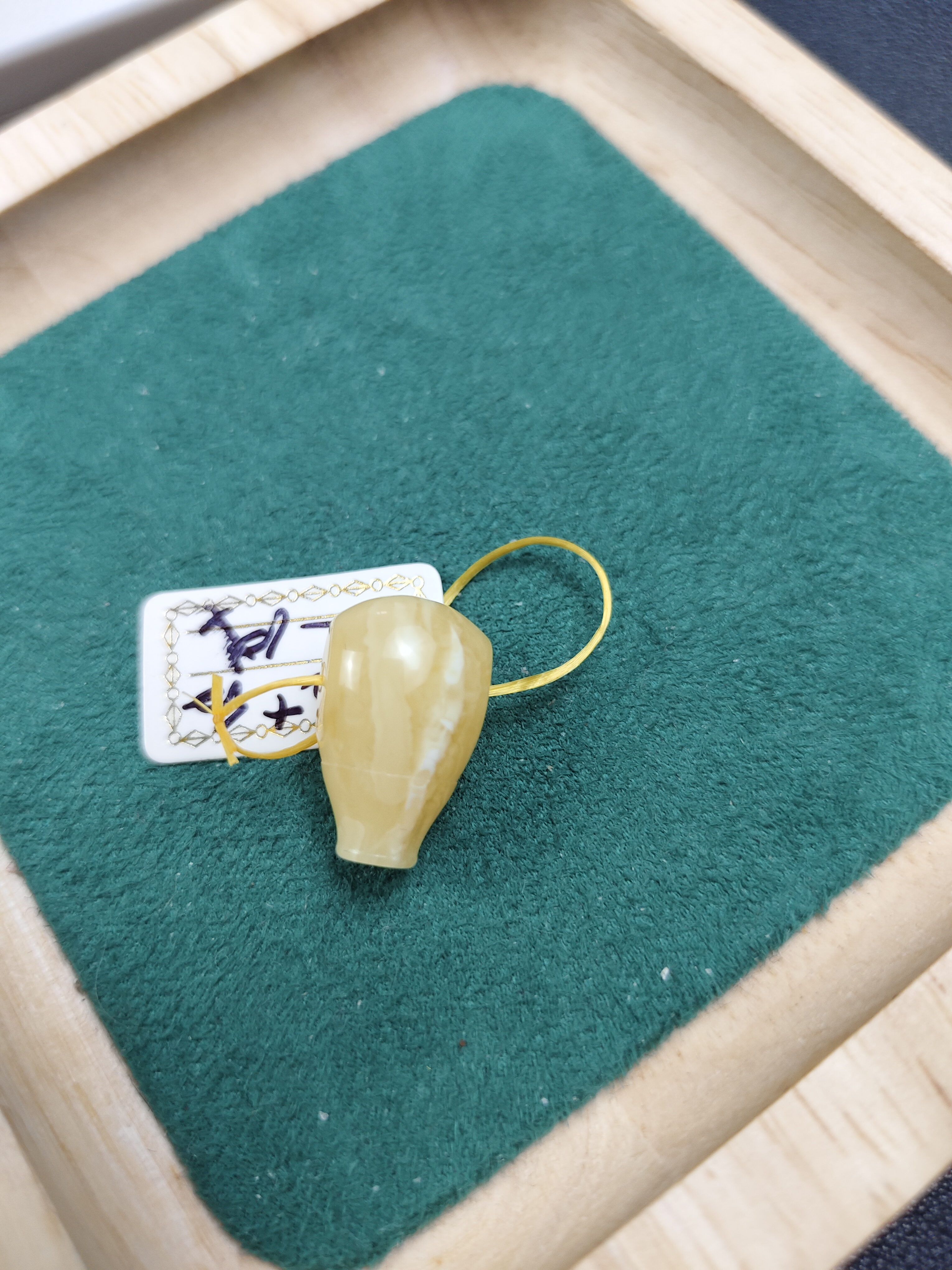 原矿蜜蜡未镶嵌三通