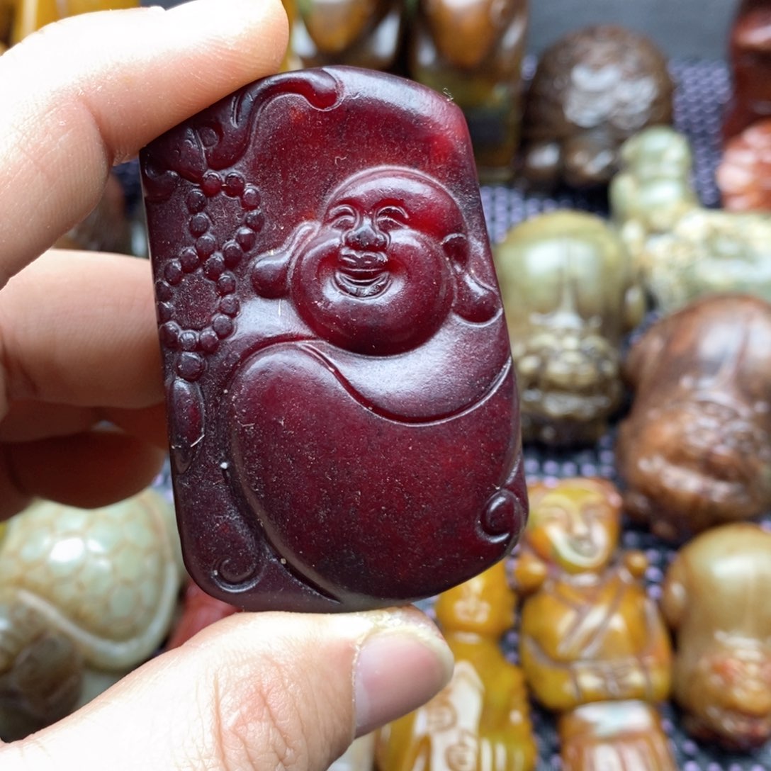 蛇纹石玉颈饰未镶嵌