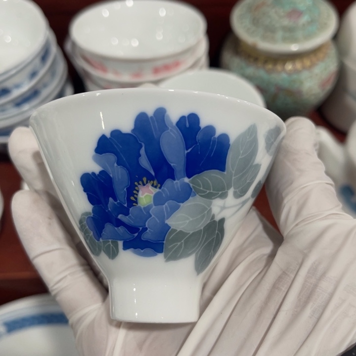 陶瓷手绘釉下五彩茶杯