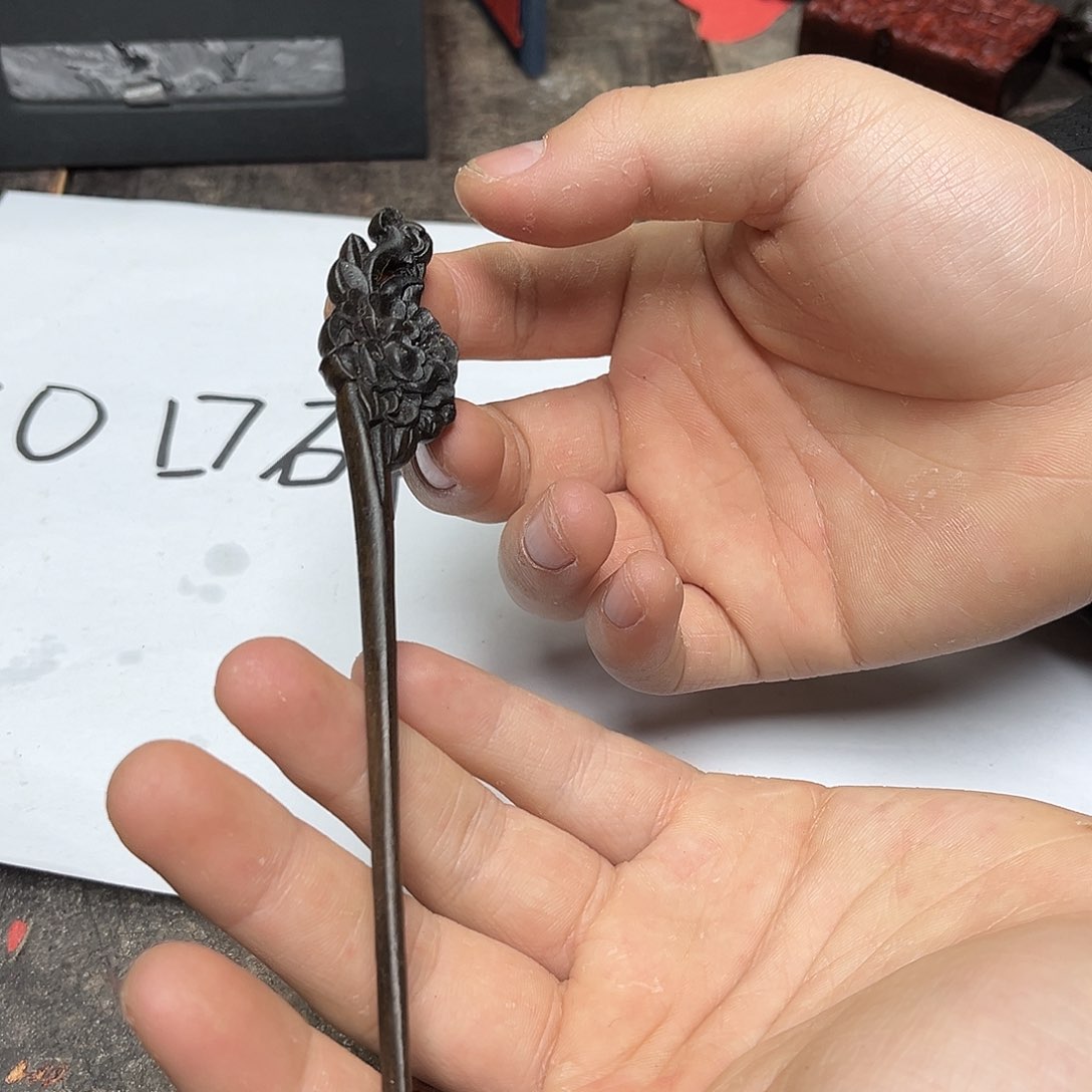 大叶紫檀（黑酸枝木类）