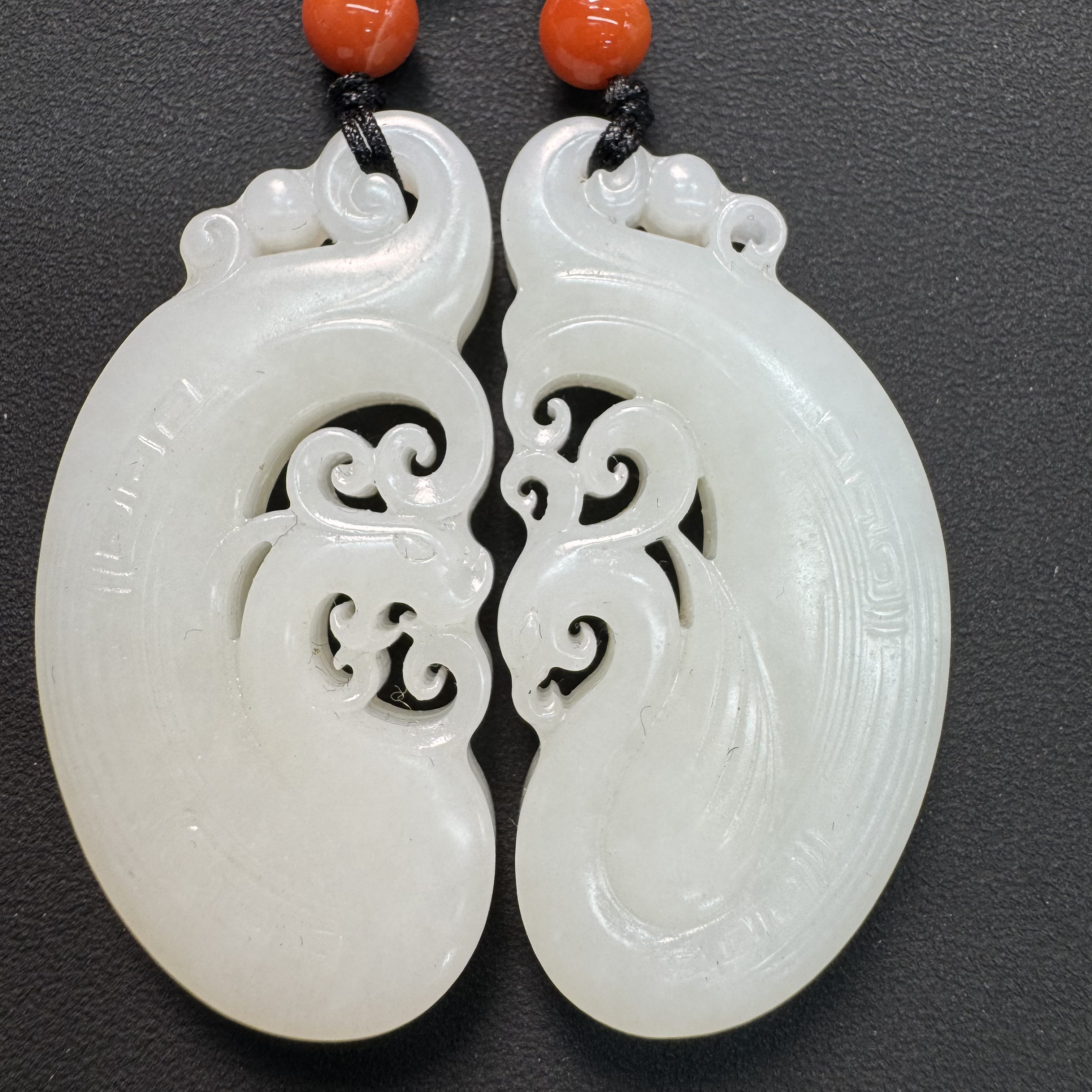 691-和田玉龙凤牌一对