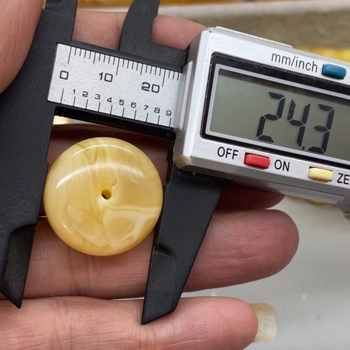 琥珀未镶嵌裸石挂件