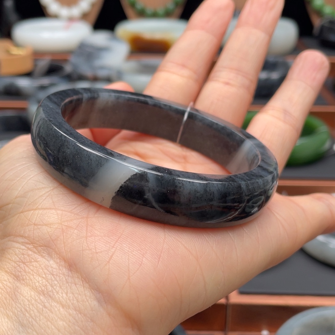 和田玉未镶嵌手镯58.6圈口