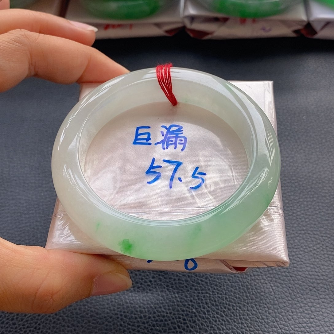 翡翠未镶嵌手镯2号