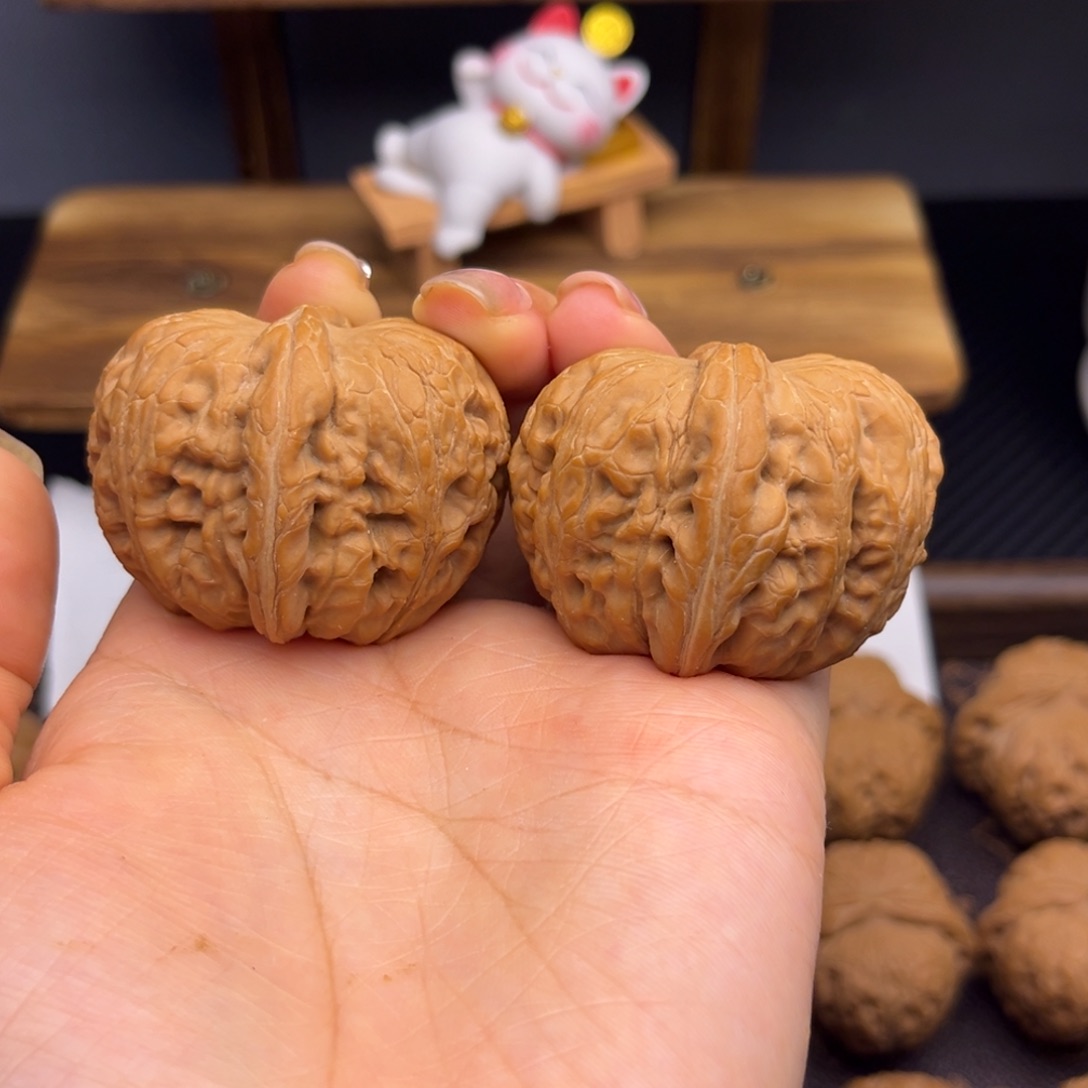 m***r文玩核桃把件元宝 45 全白茬