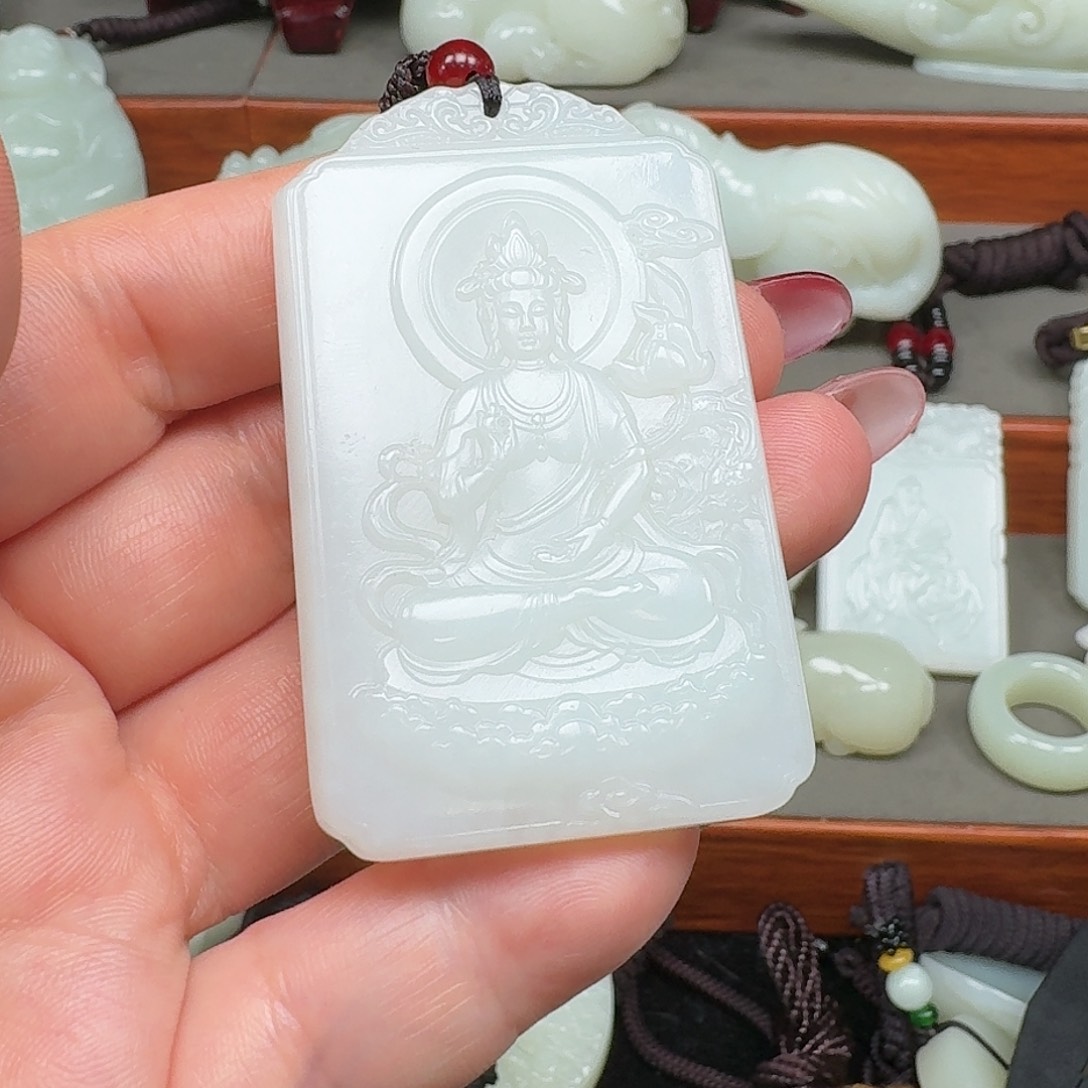 祁***雪和田玉未镶嵌挂件