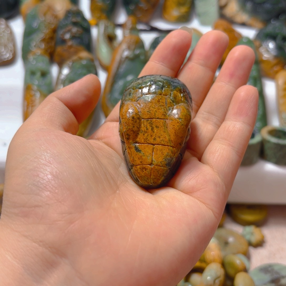 岫岩河磨玉（透闪石质玉）挂件未镶嵌