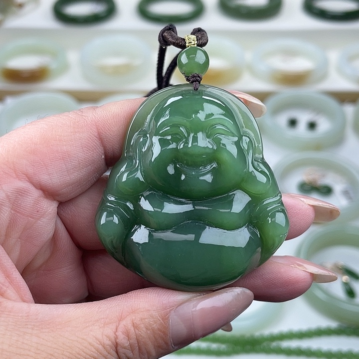 颈饰未镶嵌和田玉（碧玉）