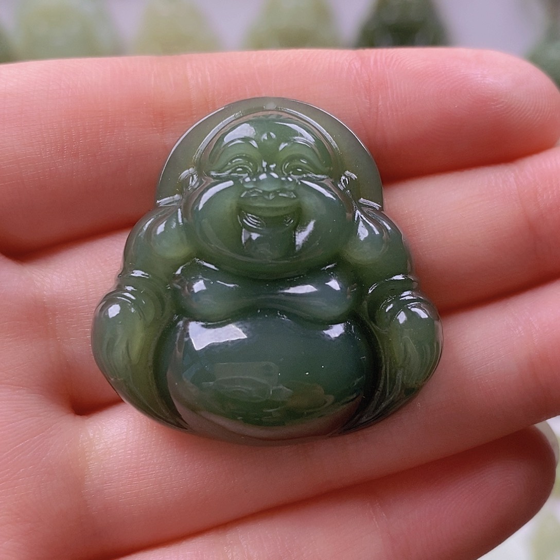 冬***杨和田玉未镶嵌颈饰