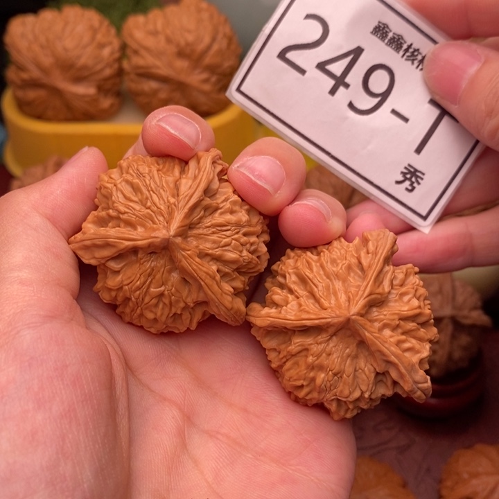 文玩核桃把件盘山奔42