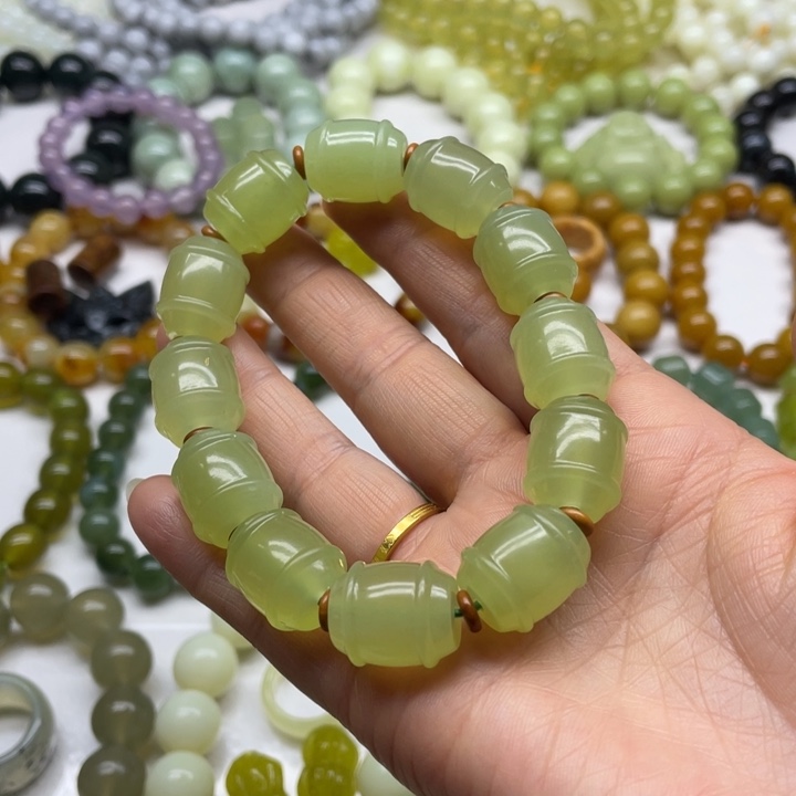 蛇纹石玉手串未镶嵌
