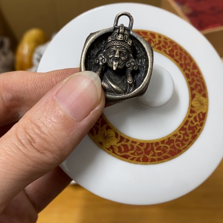 瓷片哈中古工艺品一件